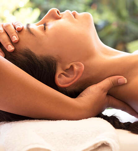 Soin bien-être Massage visage Shiro Abhyanga